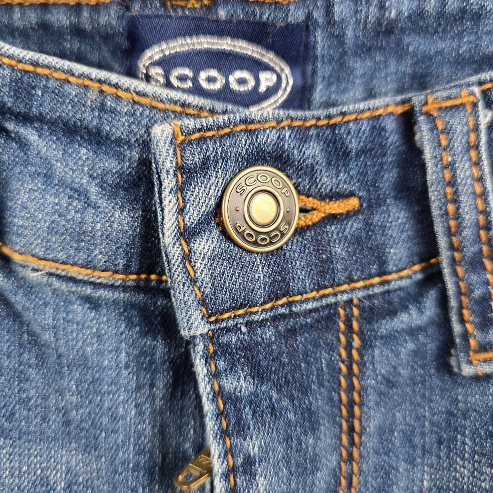 Scoop Womens Ankle Flare Distressed Jeans Size 8 Medium Wash Denim Raw Hem Style - Picture 3 of 10